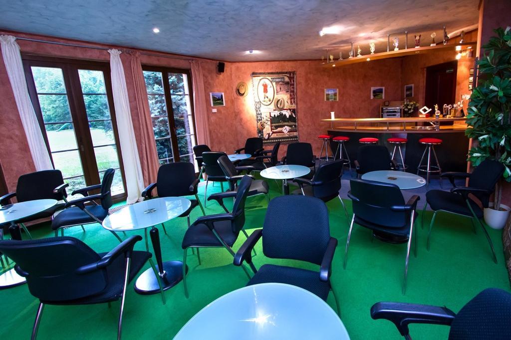 Hotel Golfer Kremnica Exteriör bild