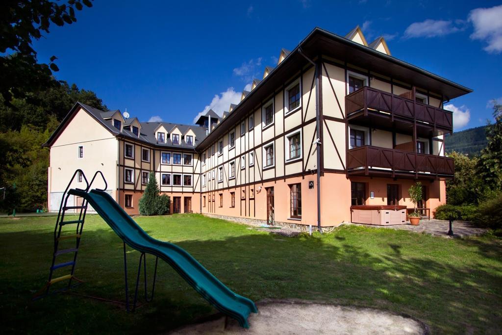 Hotel Golfer Kremnica Exteriör bild