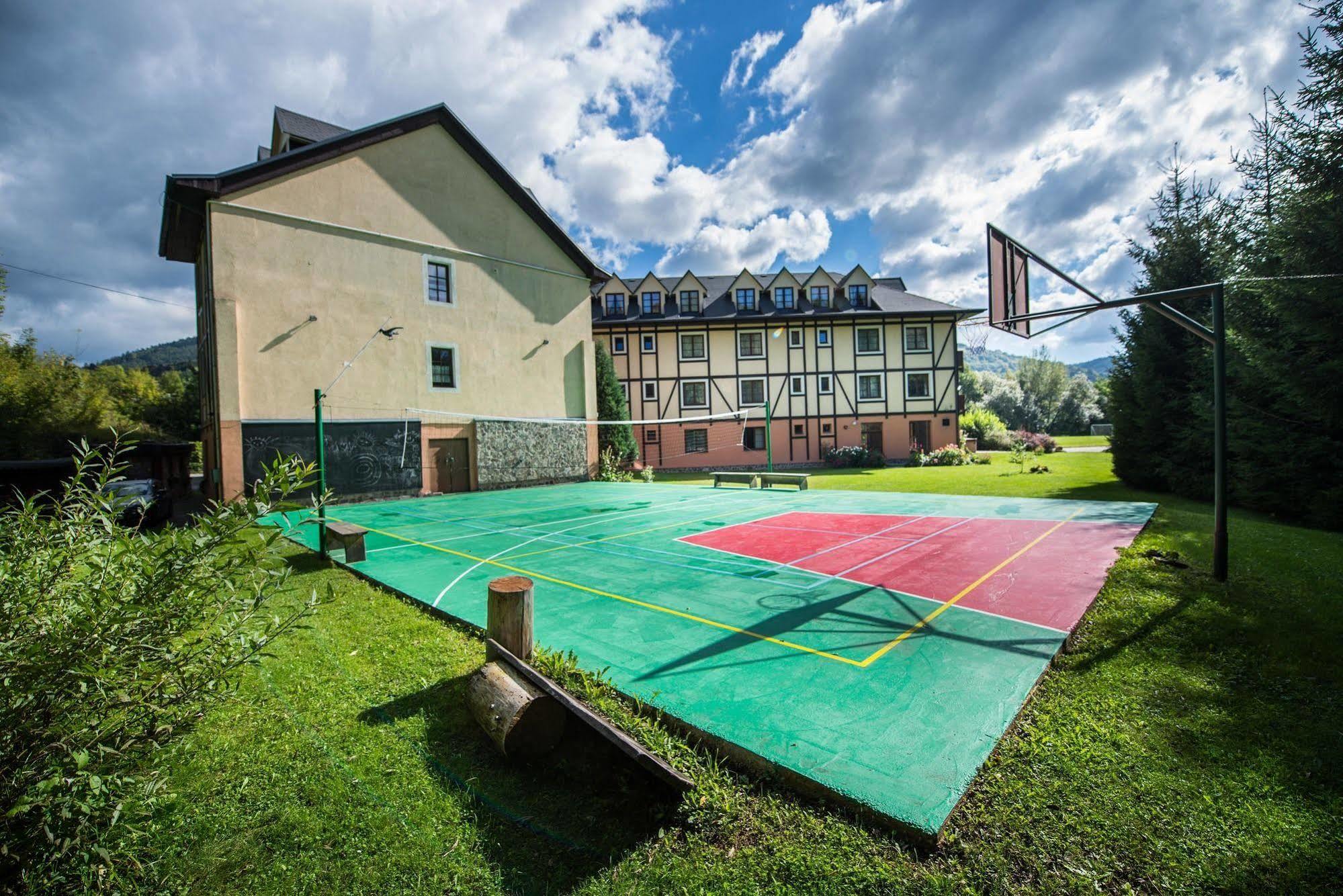 Hotel Golfer Kremnica Exteriör bild