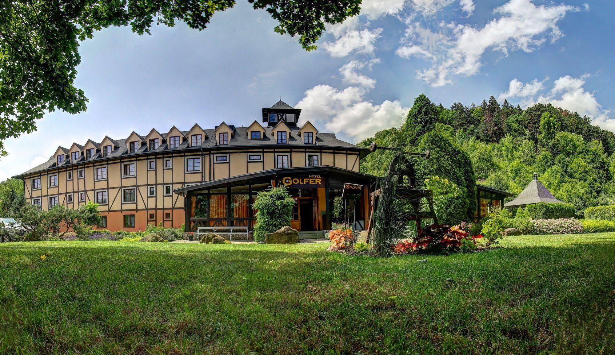 Hotel Golfer Kremnica Exteriör bild