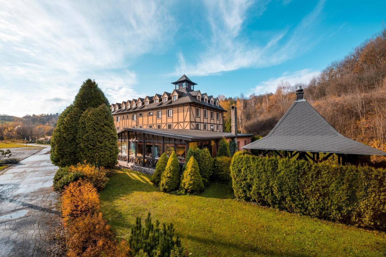 Hotel Golfer Kremnica Exteriör bild