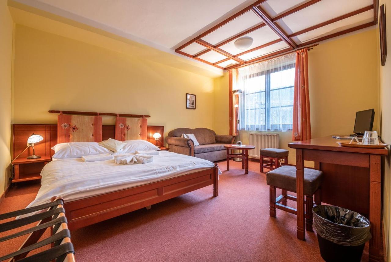 Hotel Golfer Kremnica Exteriör bild