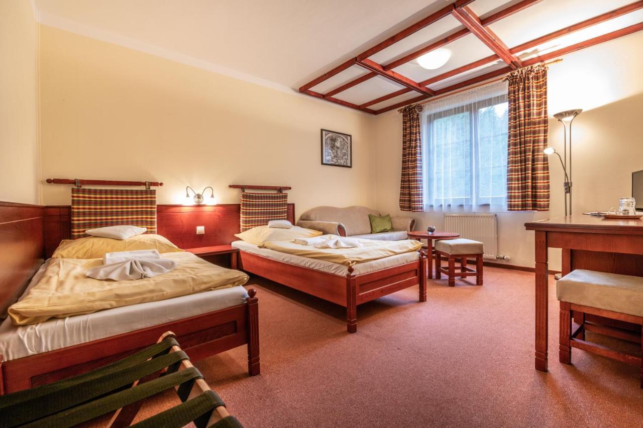 Hotel Golfer Kremnica Exteriör bild