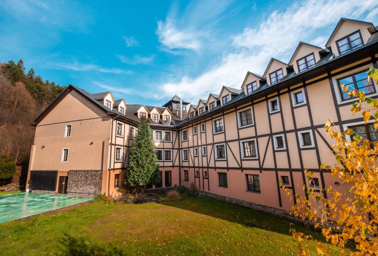Hotel Golfer Kremnica Exteriör bild