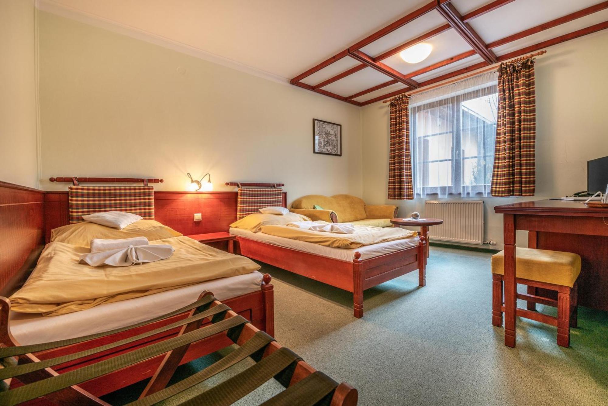 Hotel Golfer Kremnica Exteriör bild